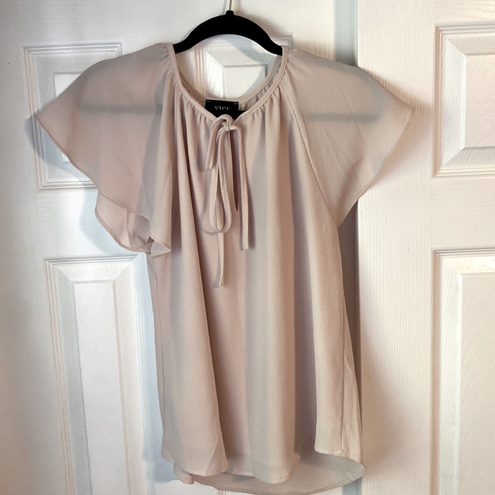 Size Medium Flowy Blouse